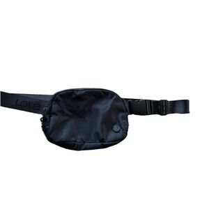 Lole Unisex Black Fanny Pack Belt Bag Adjustable Crossbody Waist for Travel/Walk